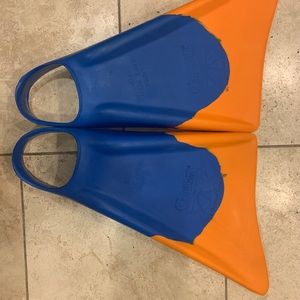 Brand new Churchill Makapuu swim fins. Size XL